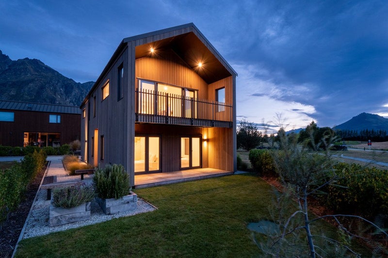 New build, Hanley's Farm